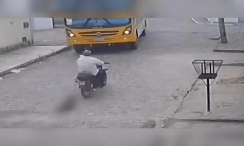 Investigação: homem é flagrado arrastando cadela em motocicleta; veja