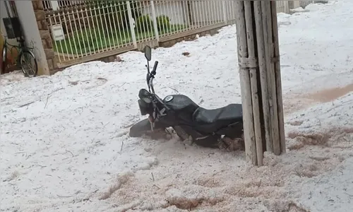 Idoso morre ao ser atingido por muro durante temporal de granizo