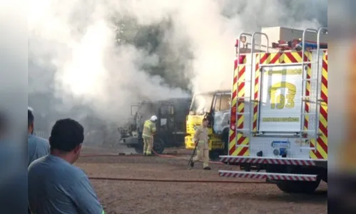 Homem ateia fogo em caminhões após ser demitido de empresa no Paraná