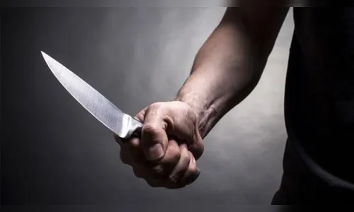 Briga entre irmãos termina com um esfaqueado e outro preso