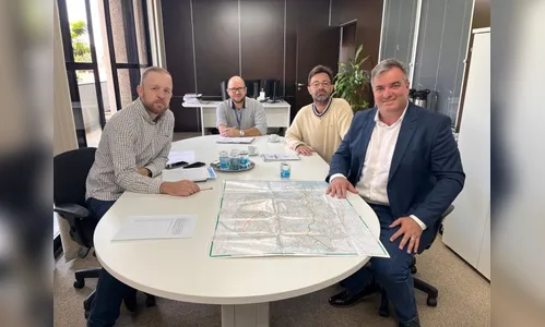 Prefeito de Cambira participa de audiência em Curitiba