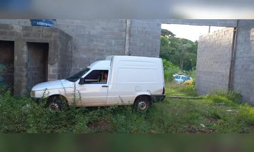 Fiorino furtado é encontrado em barracão pela PM de Apucarana