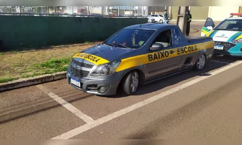Caminhonete rebaixada de 'auto escola' é apreendida no Paraná