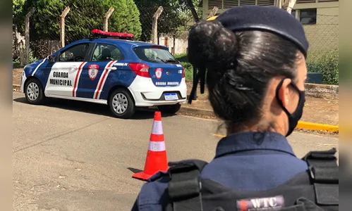 Homem armado é preso ao ameaçar professor, por ciúmes, em Londrina