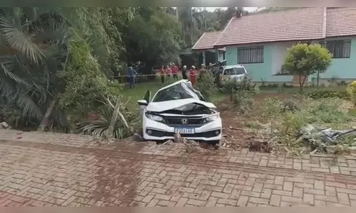 Mãe, filha e neto de 7 anos morrem em colisão entre dois carros no PR