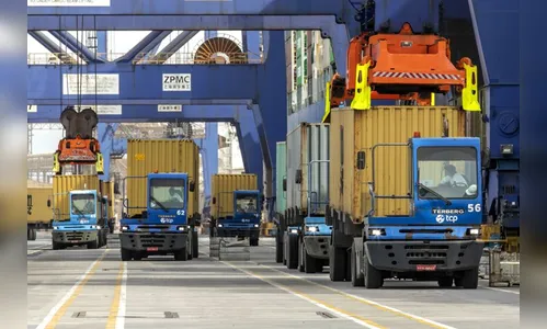 Portos do Paraná têm alta na movimentação de cargas em outubro