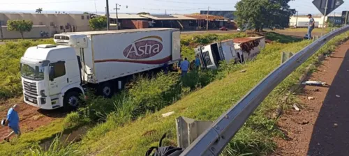 O acidente aconteceu na alça de acesso da PR-323 à PR-317