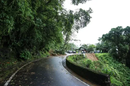 O bloqueio permanece do km 6 ao km 16