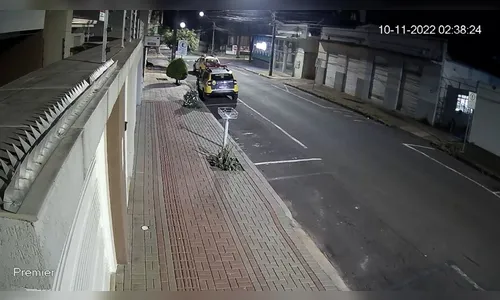 Câmeras de segurança flagram ação criminosa em salão de beleza; veja