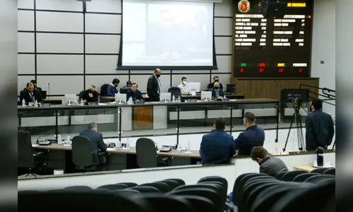 Câmara de Maringá aprova aumento de salário dos vereadores em 43%