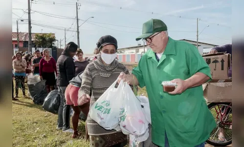 'Feira verde' viabiliza reciclagem, renda e segurança alimentar