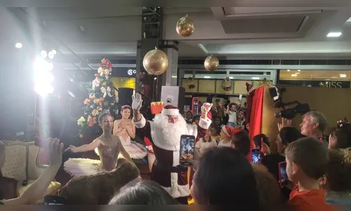 Confira como foi a chegada do Papai Noel ao Shopping Centronorte