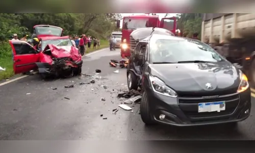 Idosa morre e 6 ficam gravemente feridos em acidente na BR-376