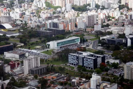 Serviços essenciais, que não admitem paralisação, como hospitais e delegacias de polícia, atenderão normalmente