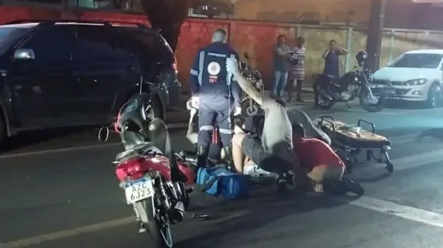 Socorristas do Samu e Corpo de Bombeiros atenderam a motociclista