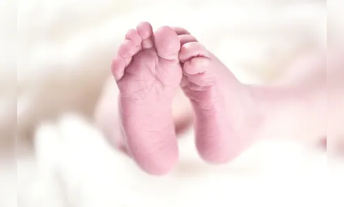 Pais recusam operação em bebê por uso de sangue vacinado contra Covid