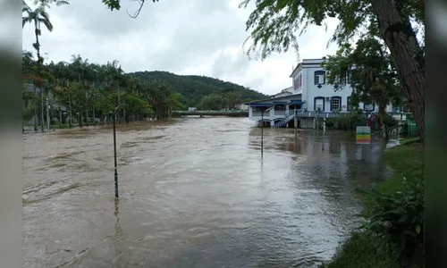 Mais de 1 mil pessoas foram atingidas pelas chuvas no Paraná