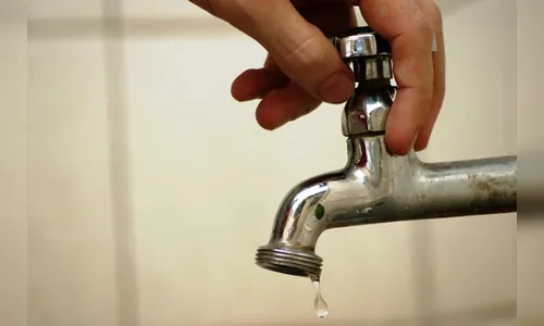 Rompimento de adutora afeta abastecimento em Apucarana