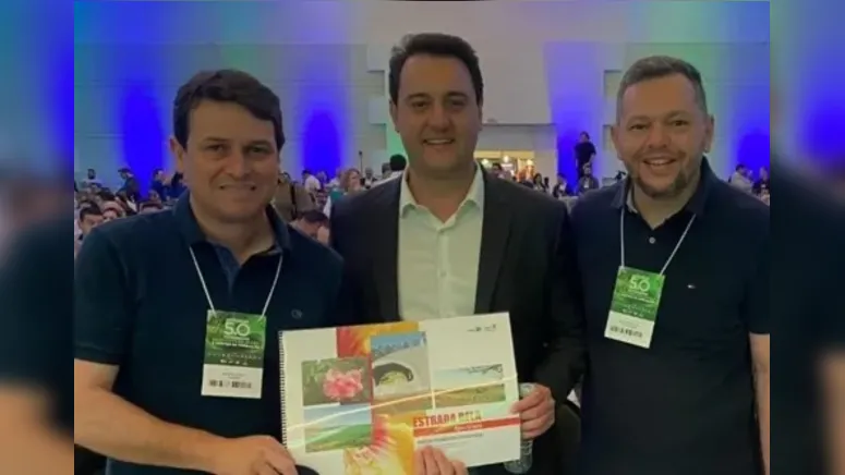 Imagem ilustrativa da notícia Prefeitos com o Governador Ratinho Junior