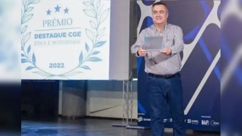 Imagem ilustrativa da notícia Secretaria de Estado da Saúde: Beto Preto recebe prêmio de gestão