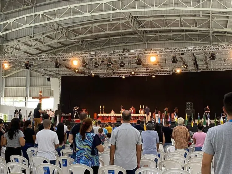 Conforme informações, o corpo do padre será velado por três dias, até quinta-feira (15), no Centro de Evangelização Dom João Hipólito