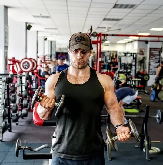 Henry Cavill é figura marcada em muitas listas de beleza nos últimos tempos