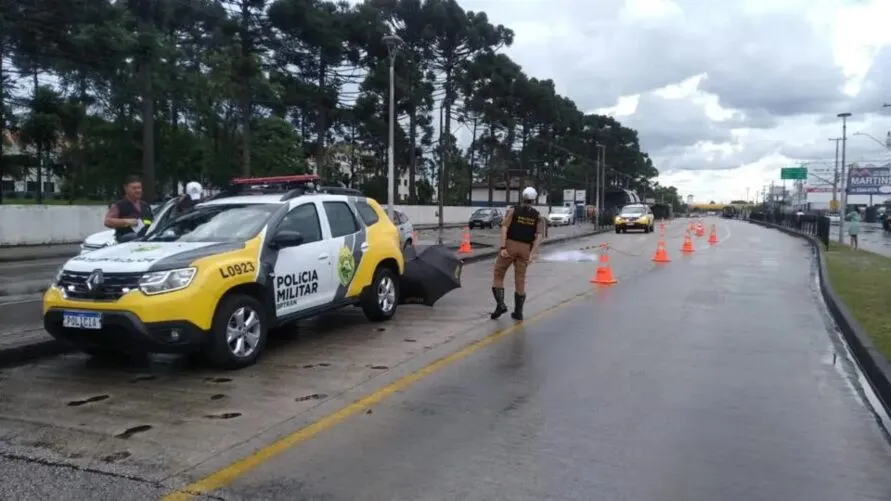 O motorista do ônibus tentou frear, mas, não conseguiu evitar o impacto, causando o atropelamento