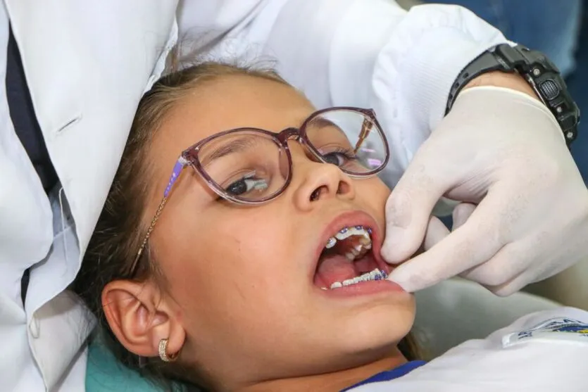 O próximo passo é o envio de um comunicado aos pais solicitando a autorização para o filho realizar o procedimento odontológico