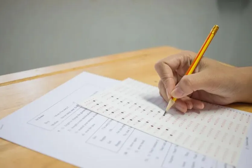 São mais de 100 concursos abertos em todo o Brasil