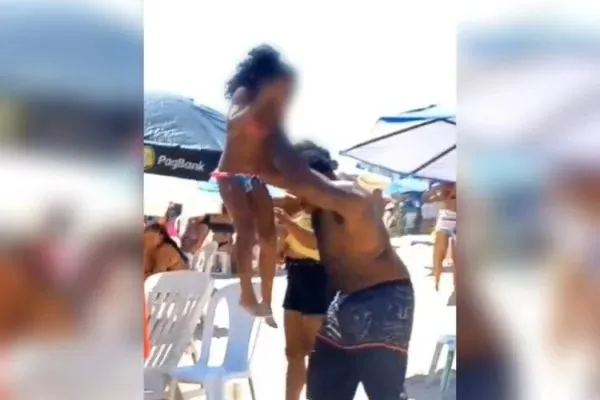 Segundo jornais locais, o episódio de violência aconteceu na praia de Itapuã, em Salvador (BA)