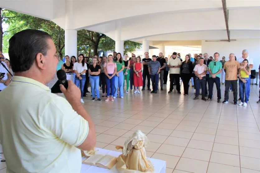 A celebração foi ministrada pelo vereador Cecéu, Padre Noel Ribeiro da Silva, da Paróquia Santo Antônio de Pádua, e também pelo pastor e vereador Rodrigo de Deus