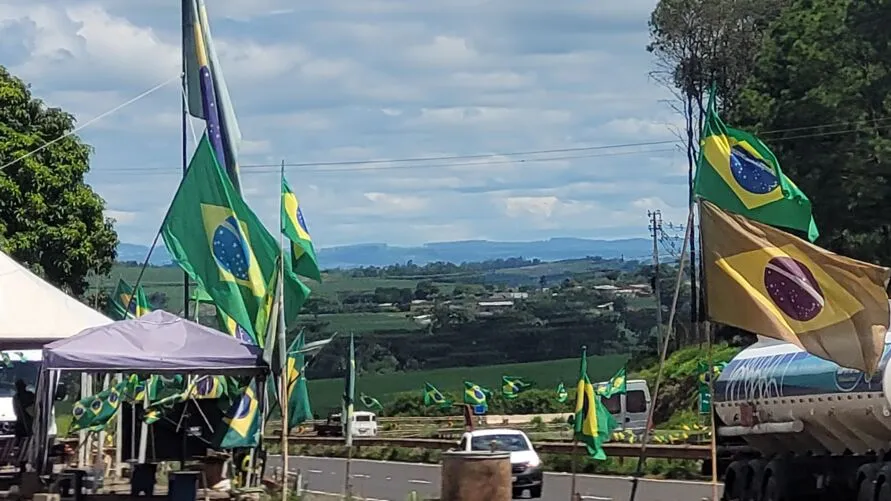 Acampamento bolsonarista nesta segunda-feira (09)