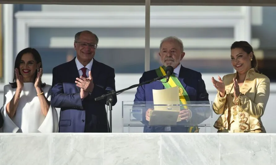 Após receber a faixa, presidente discursou no Palácio do Planalto