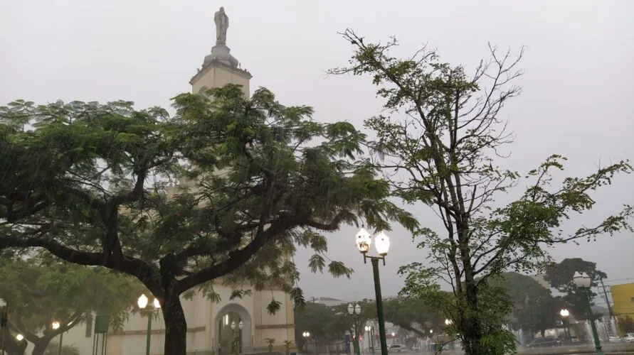 Conforme o Simepar, a precipitação acumulada é de 6.2 milímetros para o município