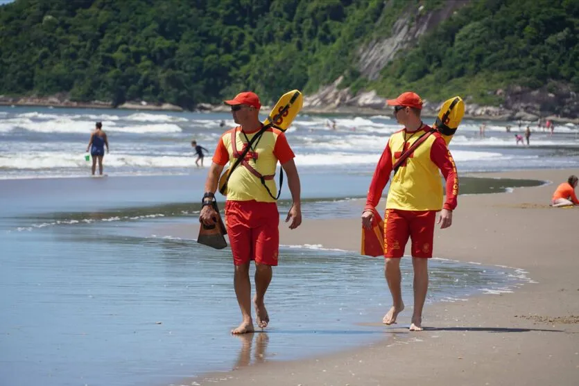 Corpo de Bombeiros vai atuar com mais de 900 profissionais no Verão Maior Paraná.