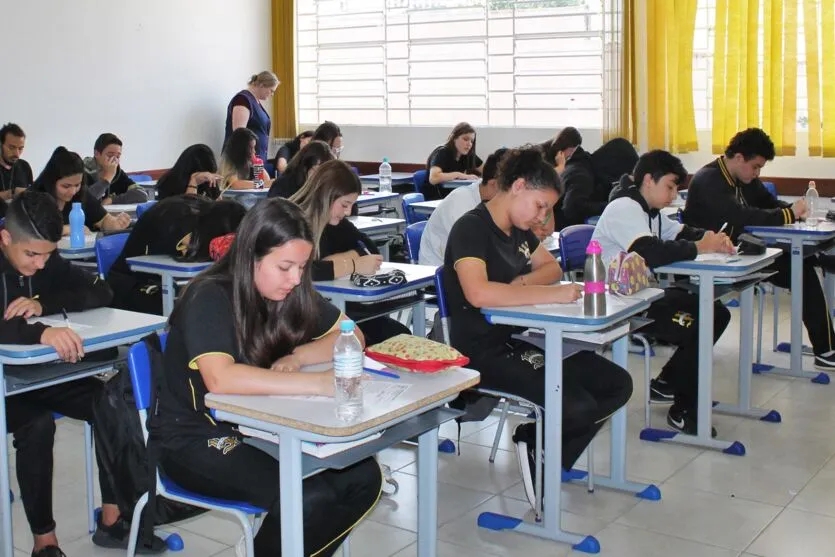Estudantes que perderam o prazo de matrículas (em novembro de 2022) ainda podem ingressar em colégios da rede estadual