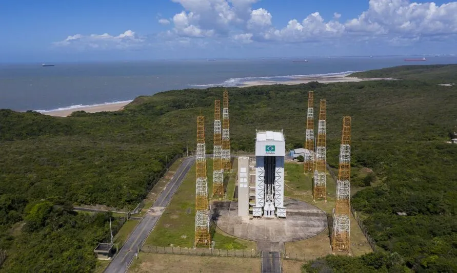 Lançamento do primeiro foguete produzido pela empresa sul-coreana Innospace deve ocorrer no domingo (18).