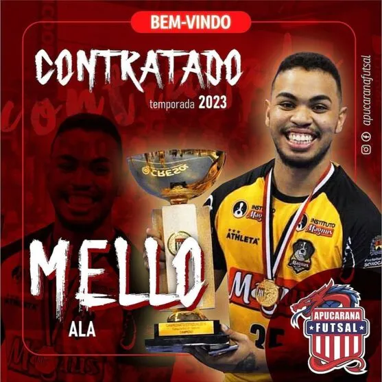 Mello, com troféu conquistado pelo Magnus, foi anunciado pelo Apucarana Futsal