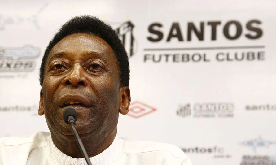 O Santos irá homenagear Pelé em seu uniforme na temporada 2023