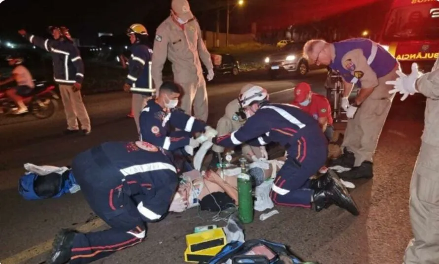 O acidente aconteceu na noite deste sábado (10), no Jardim Bertioga, em Maringá.