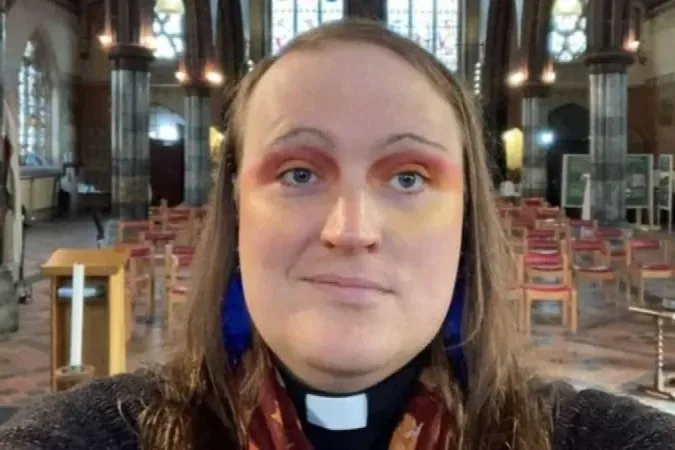 O britânico Bingo Allison, 36 anos, tornou-se a primeira pessoa não binária a virar padre