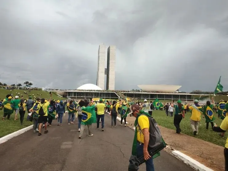 Os extremistas que invadiram o Palácio do Planalto neste domingo (08)