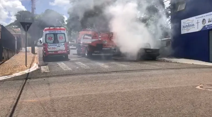 Situação foi registrada por volta das 11h40, na Rua Rafael Morales Sanches, no centro da cidade