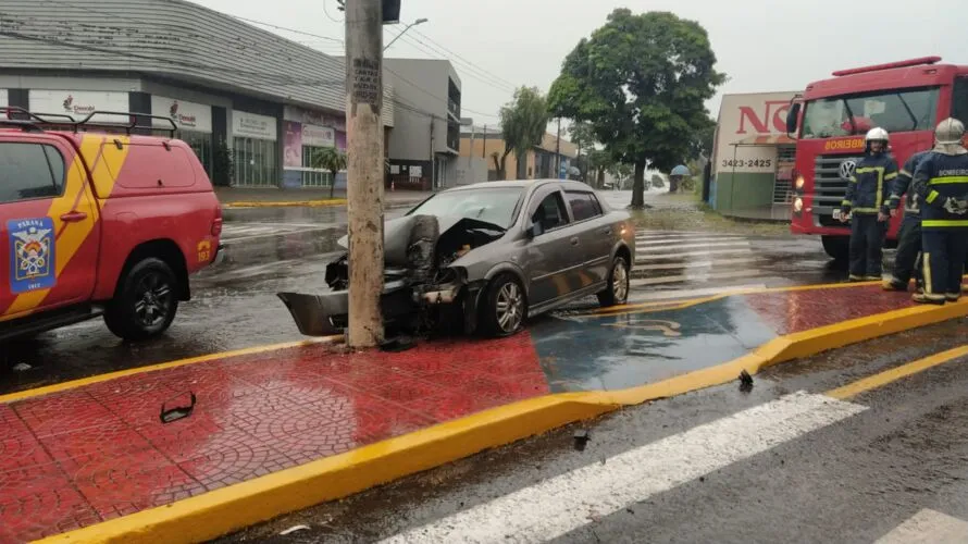 Vítima dirigia um GM Astra Sedan que bateu contra um poste