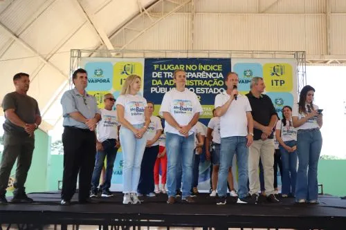 prefeito de Ivaiporã, Carlos Gil, e o vice-prefeito Marcelo Reis durante o programa Ivaiporã em Ação