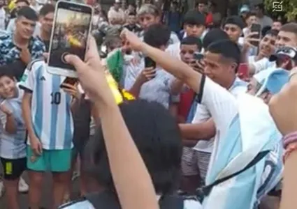 A ação ocorreu durante as comemorações da conquista do tricampeonato mundial da Argentina