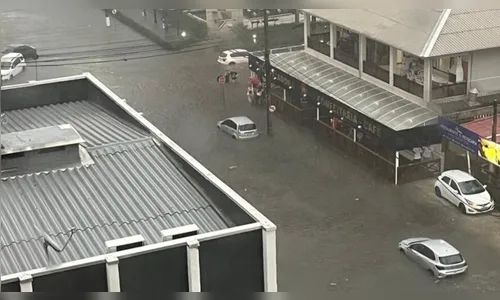 Chuva forte provoca alagamentos em cidades do Litoral do Paraná
