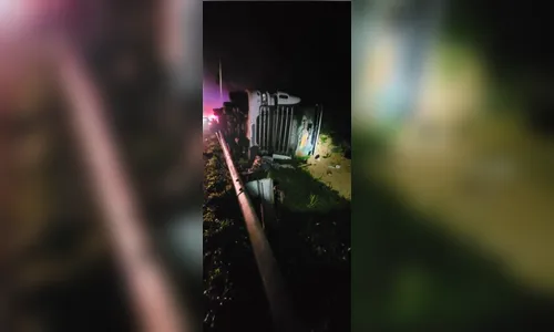 Gestante fica ferida em acidente com ambulância e outros dois veículos