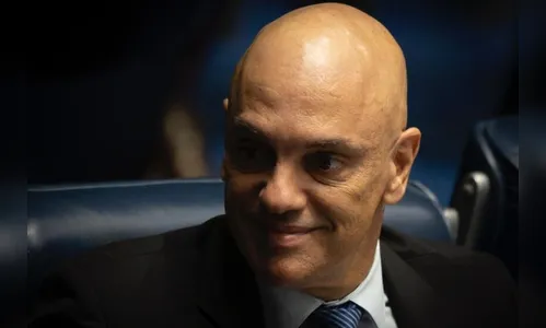 Ministro Alexandre de Moraes determina a própria prisão; entenda