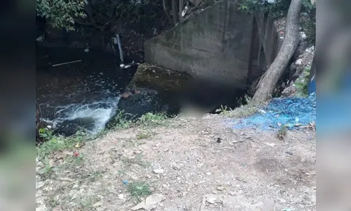 Mulher sai para trabalhar e encontra corpo em valeta, no PR